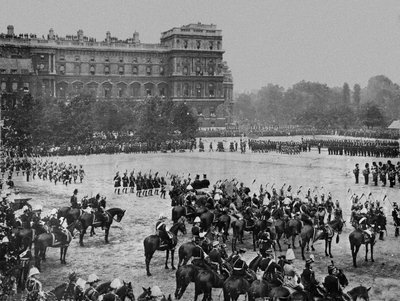 Review van het Indiase legercontingent, Horse Guards Parade, juni 1897 door Unknown