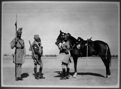 Drie afgezadelde sowars van de 2e Madras Light Cavalry, circa 1880 door Unknown