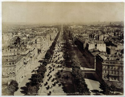 Uitzicht op de Champs-Elysees vanaf de Arc de Triomphe, n.d. eind 19e eeuw. door Unknown photographer