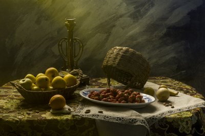 Donker stilleven met fruit door UstinaGreen