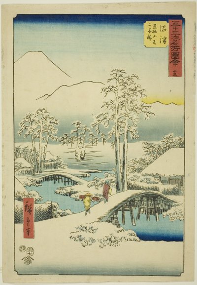 Numazu: Mount Fuji en Mount Ashigara bij helder weer na sneeuw, nr. 13, uit de serie "Beroemde bezienswaardigheden van de drieënvijftig stations (Gojusan tsugi meisho zue)," ook bekend als de Verticale Tokaido door Utagawa Hiroshige