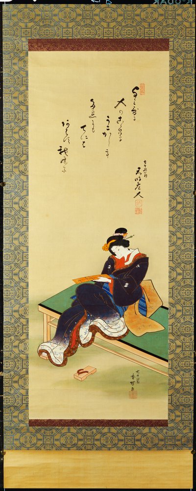 Een vrouw zittend op een bank met een gedichtkaart, ca. 1855 door Utagawa Kunisada