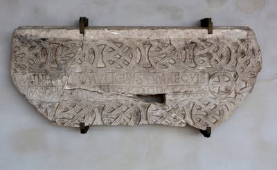 Steen met inscriptie en decoraties (foto) door Venetian School