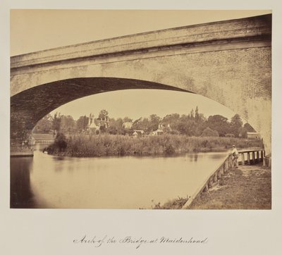 Boog van de brug in Maidenhead. door Vernon Heath