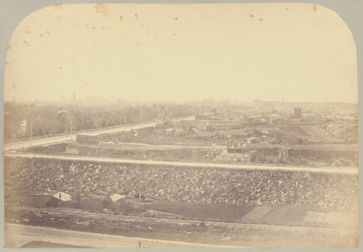 Pl. XVI. Panoramisch uitzicht oost van museum door Victor Prevost, Gaston L. Feuardent and Co., New York