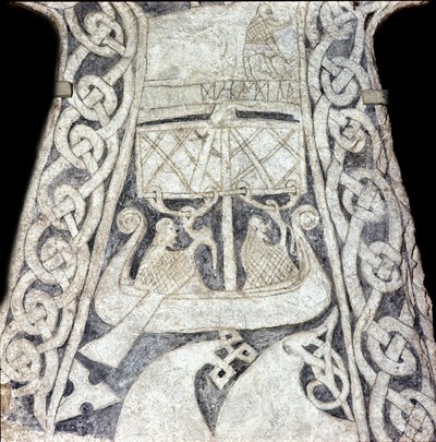 Runensteen lilbjar met een drakkar (steen) door Viking