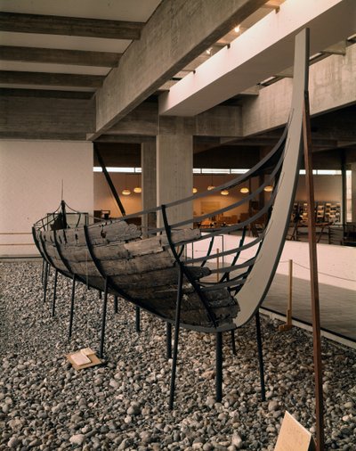 Vikingschip gevonden in de Roskilde fjord, Denemarken, ca. 1030 door Viking