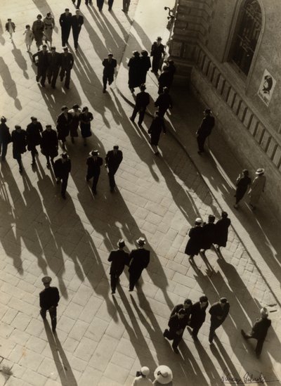 Luchtfoto van een drukke straat, ca. 1938 (z/w foto) door Vincenzo Balocchi