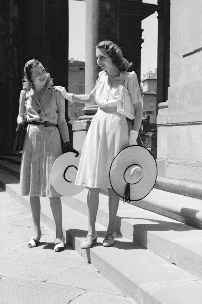 Modellen tijdens een fotosessie in Florence, 2-3 juni 1941 (z/w foto) door Vincenzo Balocchi