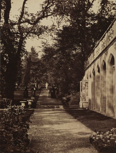 Oranjerie en Bloementuin in Singleton, Glamorganshire door W. Graham Vivian