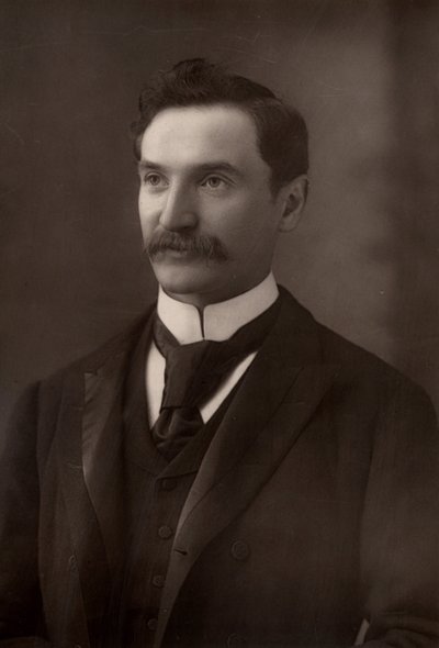 Solomon Joseph Solomon (1860-1927) Engelse portret- en muurschilder. In de Eerste Wereldoorlog introduceerde hij het gebruik van camouflage in het Britse leger door W. and D. (after) Downey