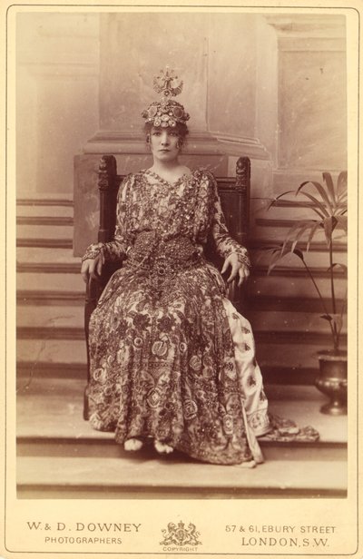 [Sarah Bernhardt als keizerin Theodora in Sardou