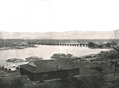 De rivier Min en de grote brug, Foochow, China, 1895 door W and S Ltd