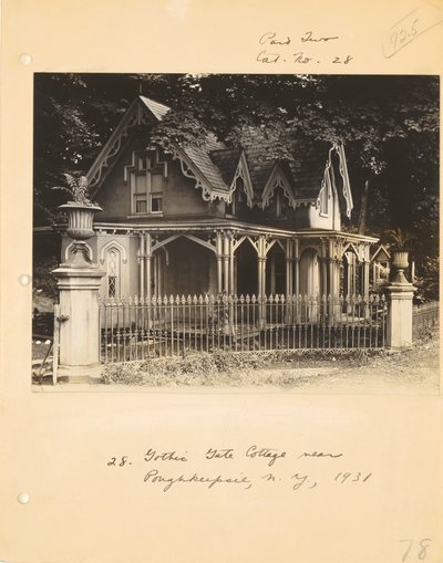 [Gothic Cottage bij Poughkeepsie, New York]. door Walker Evans