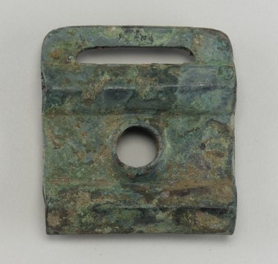 Strijdwagen of harnas fitting (brons) door Western Zhou Dynasty Chinese School