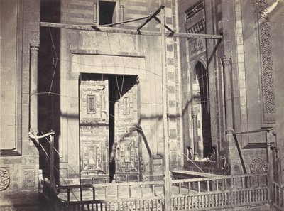 Porte de la Moskee, Sultan Hassan. Partie Inférieure, ca. 1860 door Wilhelm Hammerschmidt