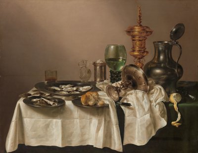 Stilleven met een vergulde beker door Willem Claesz. Heda