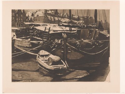 Gezicht op aangemeerde schepen in de Oudeschans in Amsterdam door Willem Witsen (signed by artist)