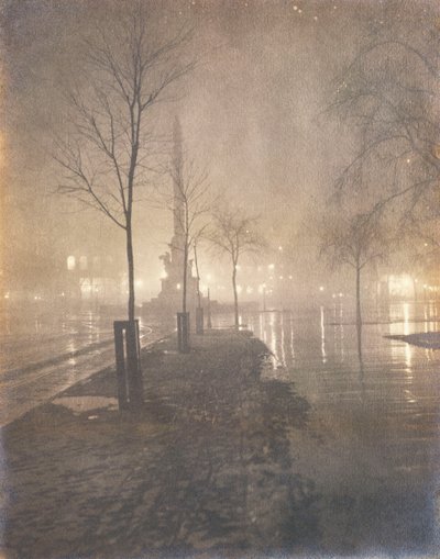 Een Natte Nacht, Columbus Circle, New York, 1897-98 door William A. Fraser