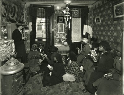 Evangelisatiecommissie, mevrouw Williams, 136 W. 99th Street, juffrouw Broad geeft les, 1916 door William Davis Hassler