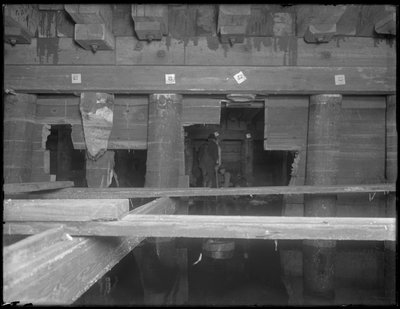 Mannen werken in de riolering van W. 129th Street, New York, c.1911 door William Davis Hassler