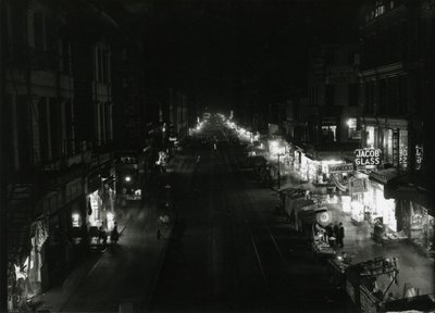 Nachtzicht van Grand Street bij Orchard Street, NYC door William Davis Hassler