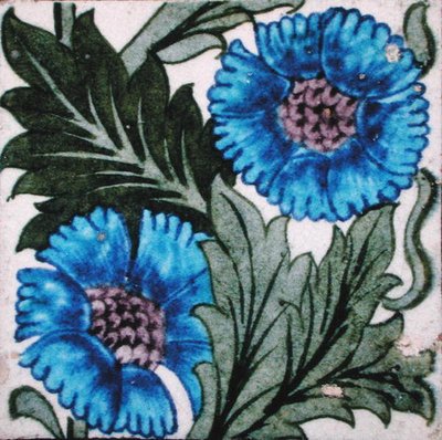 Tegel met bloemmotief door William de Morgan
