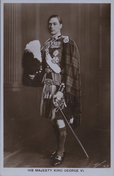 Zijne Majesteit Koning George VI (zw/w foto) door William Drummond Young
