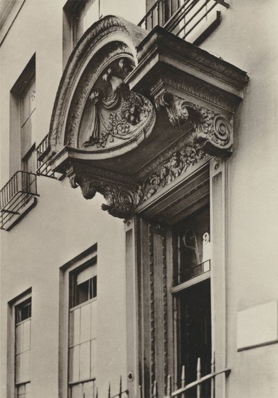 Deur, 9, Grosvenor Road, Londen (zw/w foto) door William Galsworthy Davie