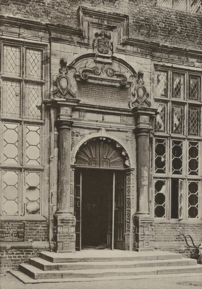 Deur, Aston Hall, Warwickshire (zw/w foto) door William Galsworthy Davie