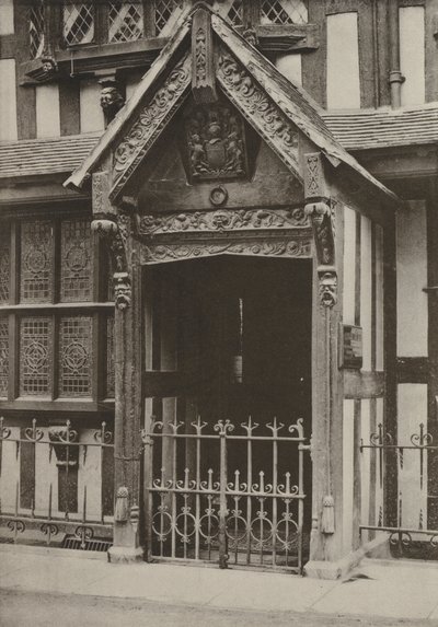 Deur, Slagersgildehuis, Hereford (zw/w foto) door William Galsworthy Davie