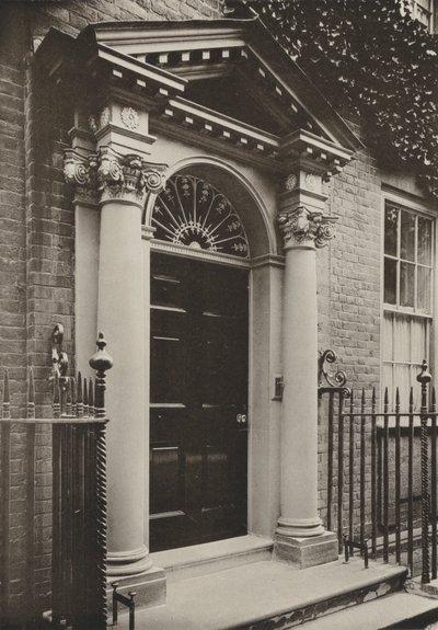 Deur, Redhill Road, Reigate, Surrey (zw/w foto) door William Galsworthy Davie