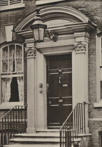 Deur, Southgate Street, Winchester (zw/w foto) door William Galsworthy Davie