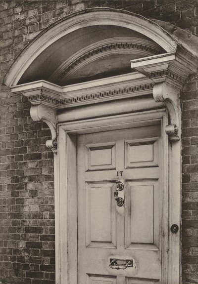 Deur, The Causeway, Horsham, Sussex (zwart-wit foto) door William Galsworthy Davie