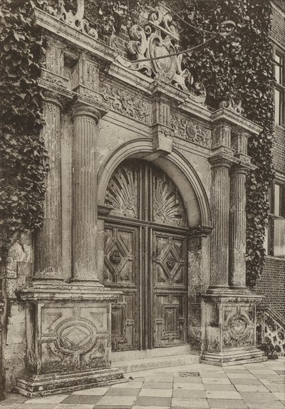 Deur, De Noorddeur, Hatfield House, Herts (zw/w foto) door William Galsworthy Davie
