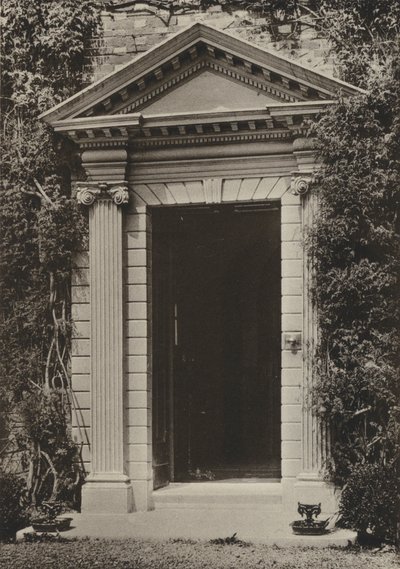 Deur, De Pastorie, Hailsham, Sussex (zw/w foto) door William Galsworthy Davie