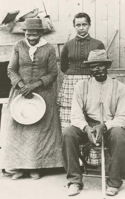 Ansichtkaart van Harriet Tubman, Nelson Davis, en dochter Gertie door William Haight Cheney