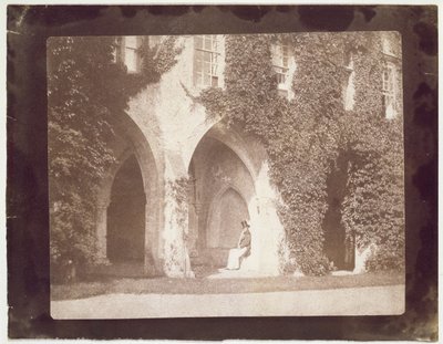Dominee Calvert Jones zittend in de kloosters, Laycock Abbey door William Henry Fox Talbot