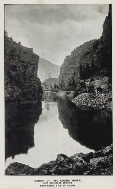 Canyons van Colorado: Canon van de Grand River, nabij Glenwood Springs, met de Spiegel door William Henry Jackson