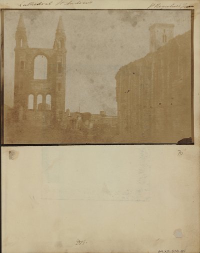 De oostelijke gevel en zuidelijke zijbeuk van de kathedraal van St. Andrews met de St. Regulus-toren, vanuit het noordwesten door William Holland Furlong