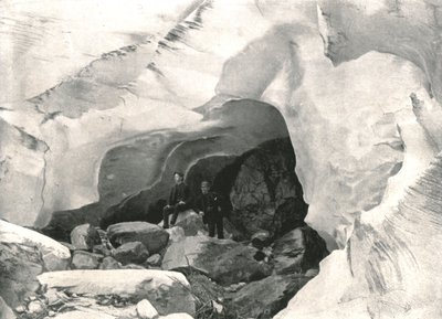 De Rockies: ijsgrot in de Grote Gletsjer, Mount Sir Donald, Canada, 1895 door William Notman and Son