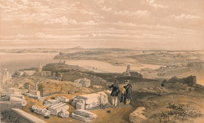 Sebastopol vanuit Oud Chersonese en de Oude Kerk van St Vladimir, 1856 door William Simpson