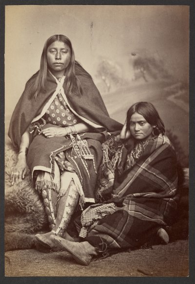 [Vrouwen van de Kiowa]. door William Stinson Soule