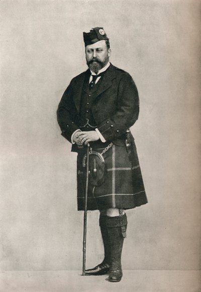 De Prins van Wales in Highland kostuum, c1886 1910 door William and Daniel Downey