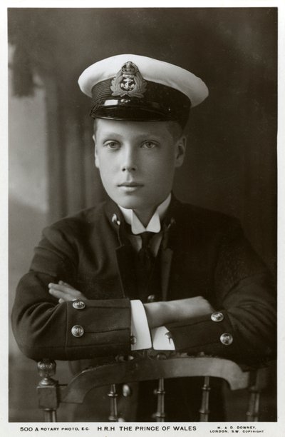 De Prins van Wales in marine-uniform, ca. 1910 door William and Daniel Downey