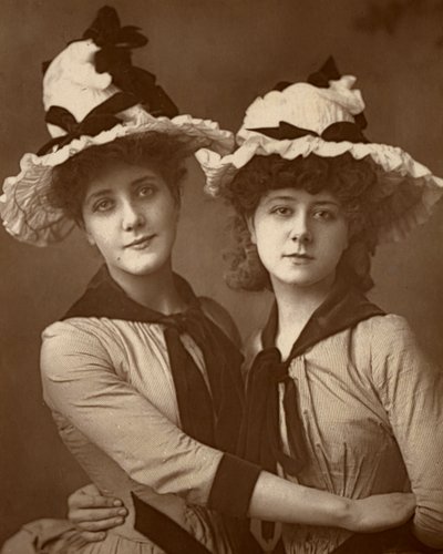 Twee Rozen, Maude Millett en Annie Hughes, Britse actrices, 1888 door William and Daniel Downey