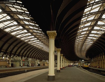 Uitzicht op York Centraal Station ontworpen door architecten William Peachy en Thomas Prosser (19e eeuw) door William and Prosser Thomas Peachy