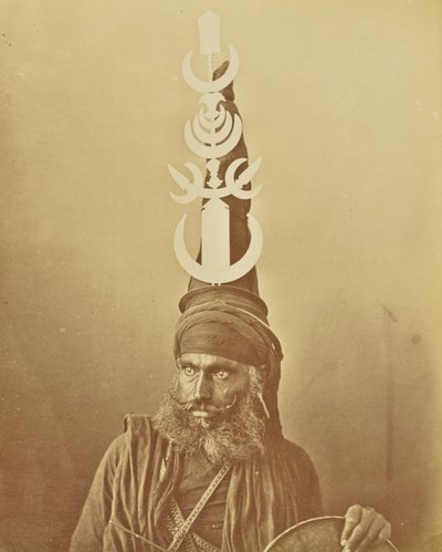 [Portret van een Nihang of een Akali]. door Willoughby Wallace Hooper