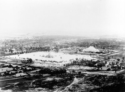 Uitzicht vanaf Mandalay Hill, Birma 1886 door Willoughby Wallace Hooper