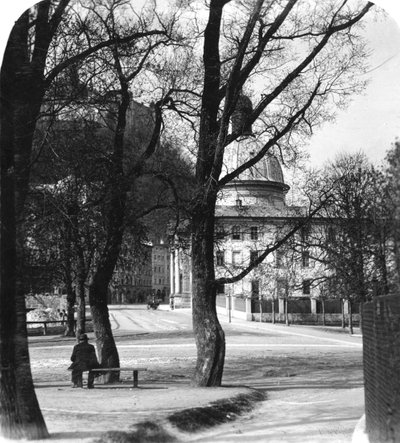 Kajetanerplatz en de Hohensalzburg Fort, Salzburg, Oostenrijk, ca. 1900 door Wurthle and Sons